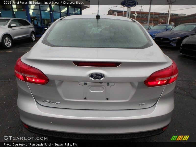 Ingot Silver / Charcoal Black 2018 Ford Focus SE Sedan