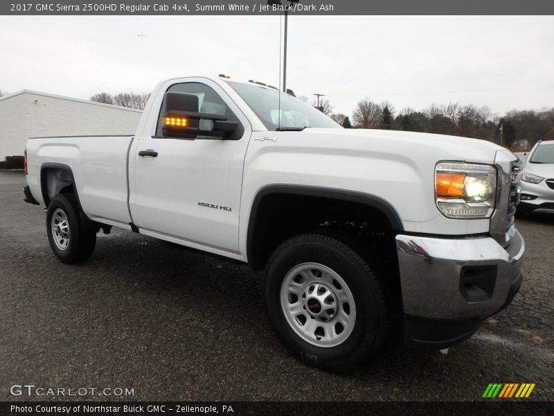 Front 3/4 View of 2017 Sierra 2500HD Regular Cab 4x4