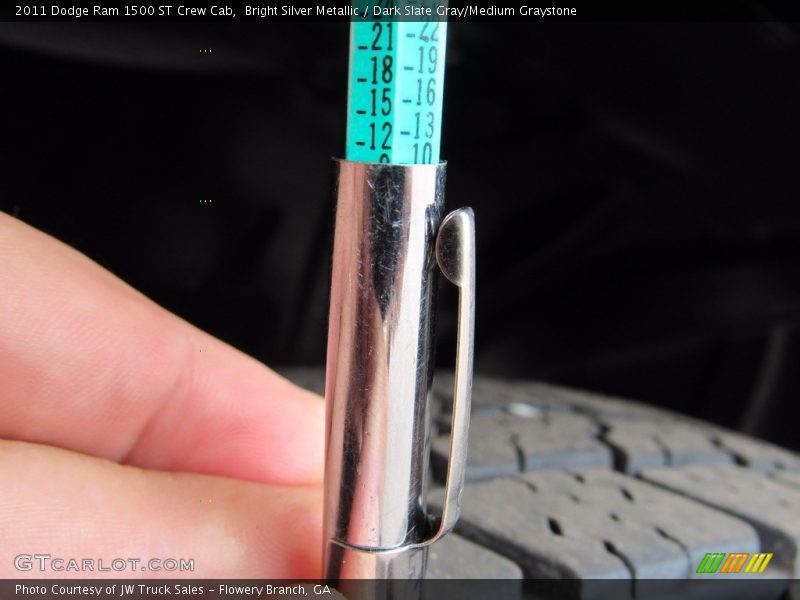 Bright Silver Metallic / Dark Slate Gray/Medium Graystone 2011 Dodge Ram 1500 ST Crew Cab