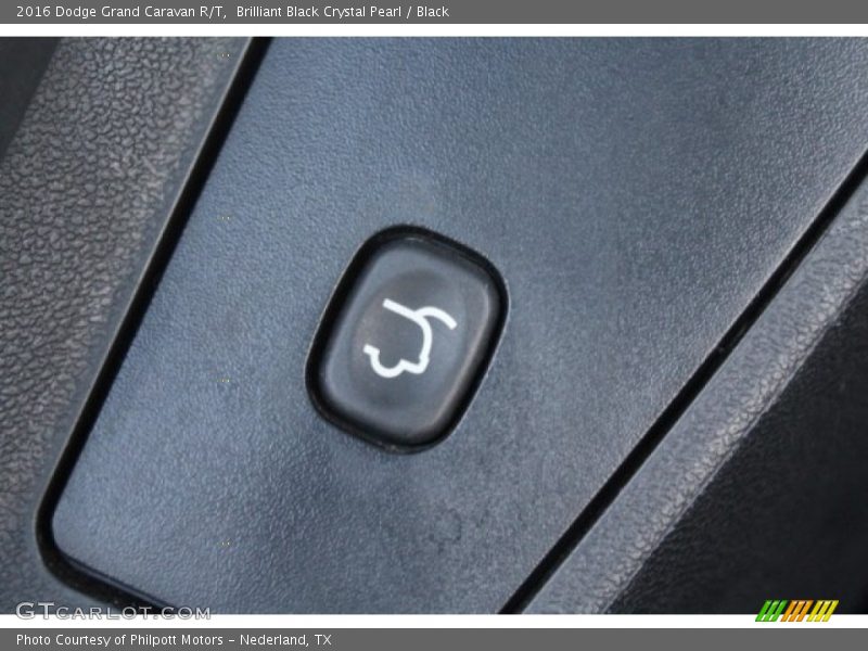 Brilliant Black Crystal Pearl / Black 2016 Dodge Grand Caravan R/T