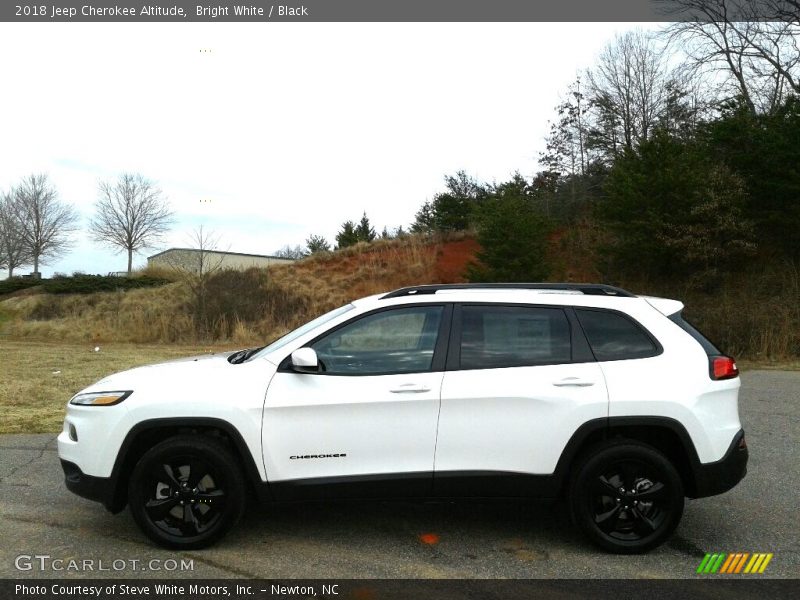 Bright White / Black 2018 Jeep Cherokee Altitude