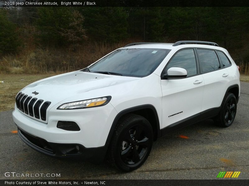 Bright White / Black 2018 Jeep Cherokee Altitude