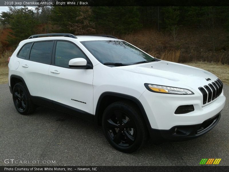 Bright White / Black 2018 Jeep Cherokee Altitude