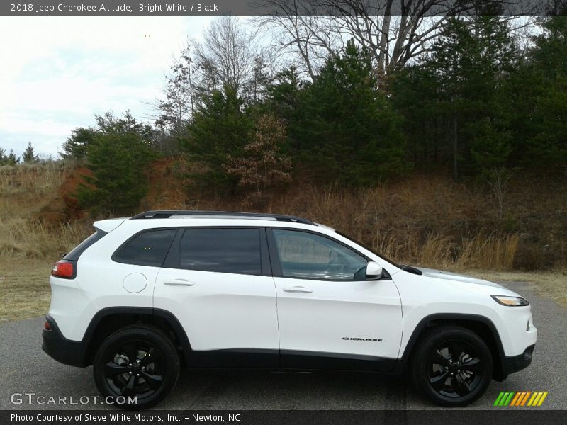 Bright White / Black 2018 Jeep Cherokee Altitude