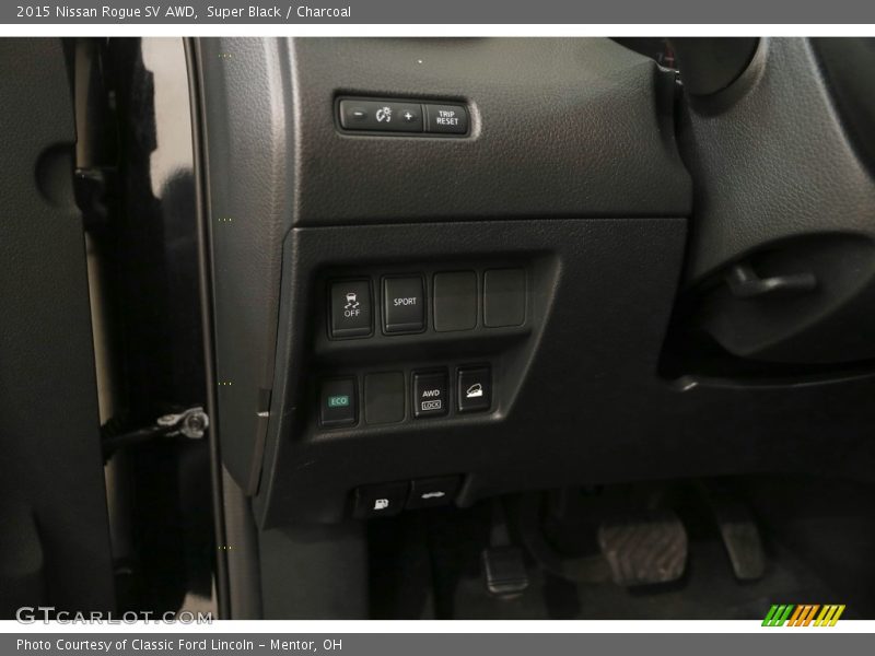 Super Black / Charcoal 2015 Nissan Rogue SV AWD