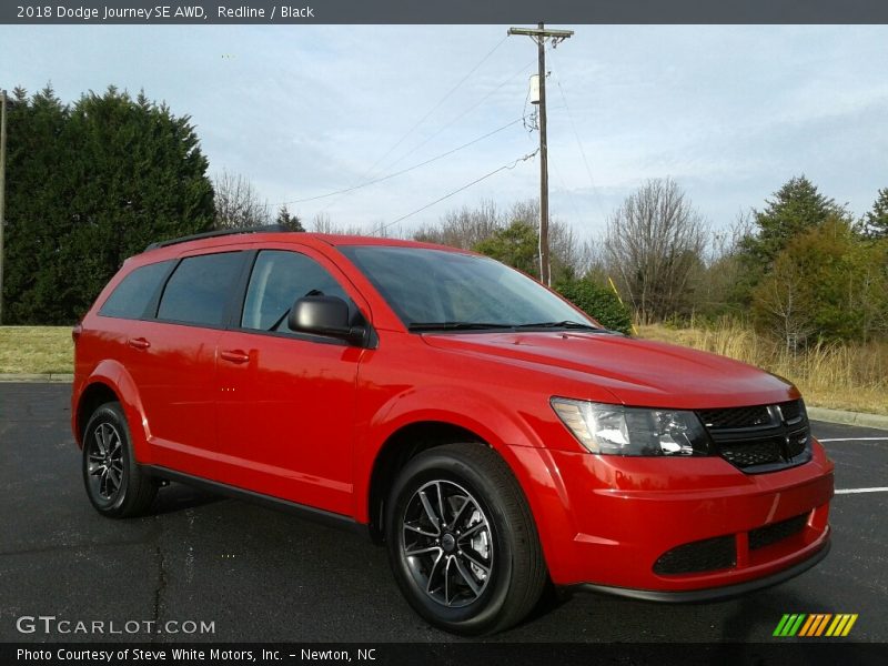 Front 3/4 View of 2018 Journey SE AWD