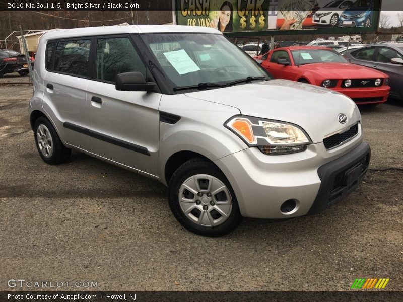 Bright Silver / Black Cloth 2010 Kia Soul 1.6