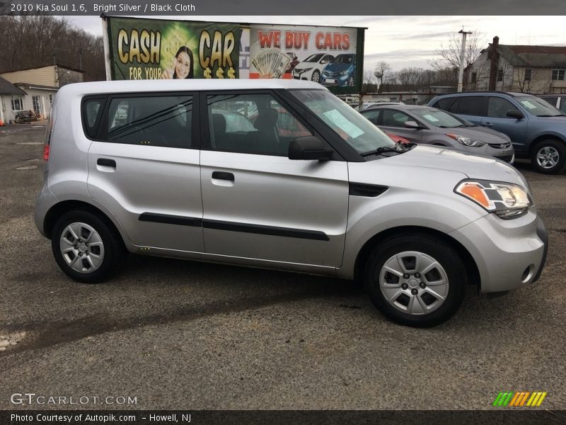 Bright Silver / Black Cloth 2010 Kia Soul 1.6