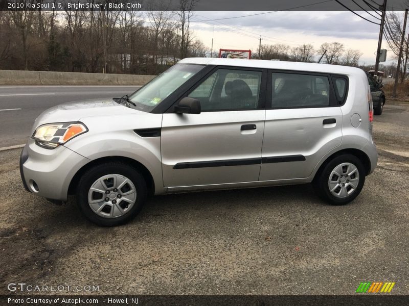 Bright Silver / Black Cloth 2010 Kia Soul 1.6