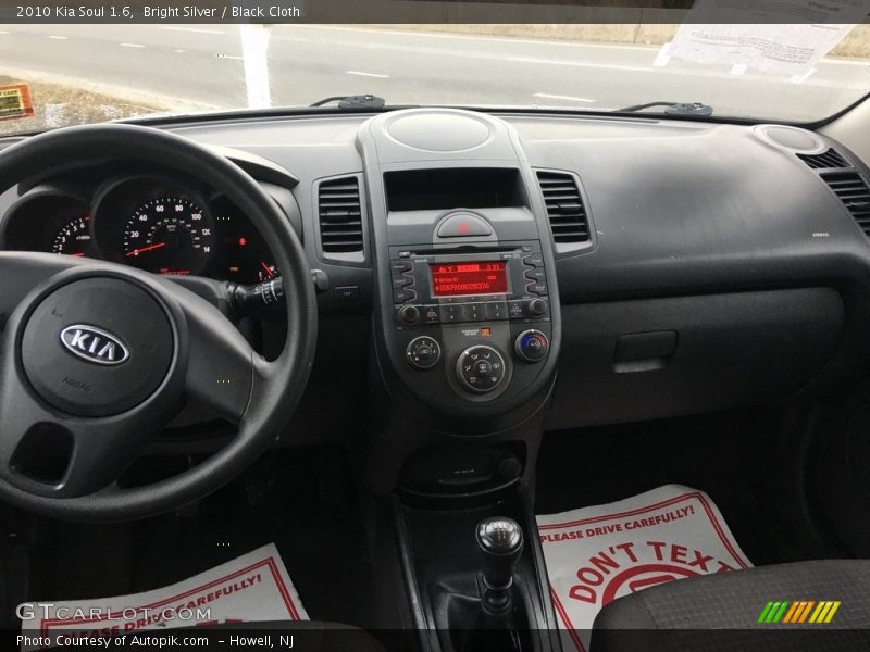 Bright Silver / Black Cloth 2010 Kia Soul 1.6