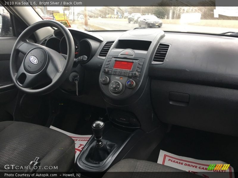 Bright Silver / Black Cloth 2010 Kia Soul 1.6