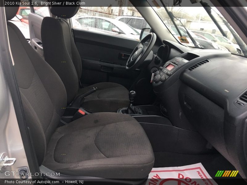 Bright Silver / Black Cloth 2010 Kia Soul 1.6