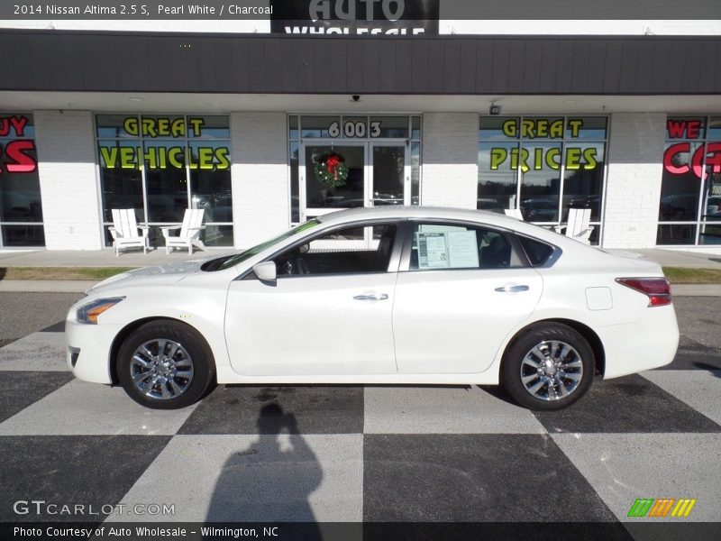 Pearl White / Charcoal 2014 Nissan Altima 2.5 S