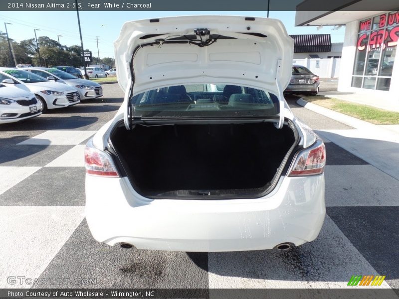 Pearl White / Charcoal 2014 Nissan Altima 2.5 S