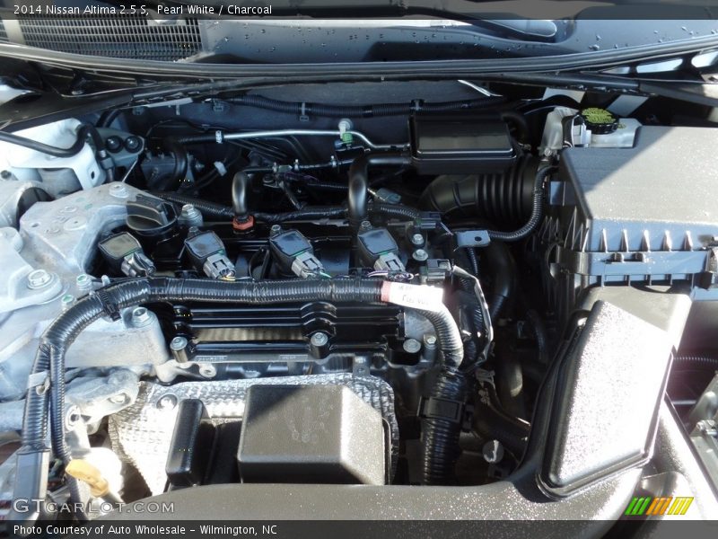 Pearl White / Charcoal 2014 Nissan Altima 2.5 S