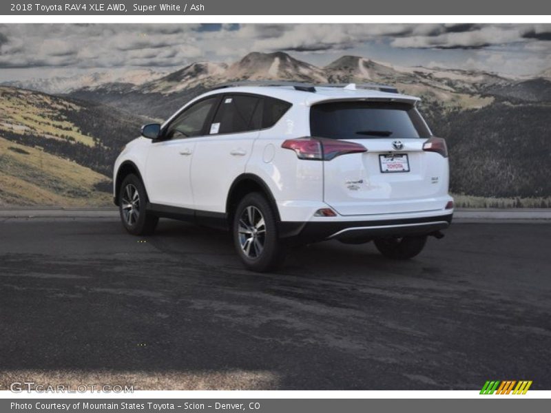 Super White / Ash 2018 Toyota RAV4 XLE AWD