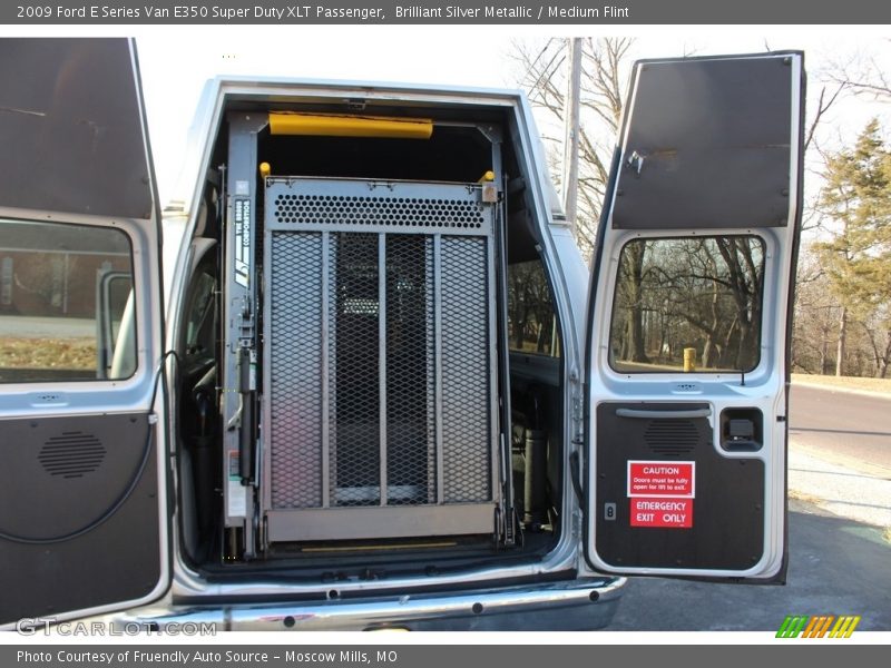 Brilliant Silver Metallic / Medium Flint 2009 Ford E Series Van E350 Super Duty XLT Passenger