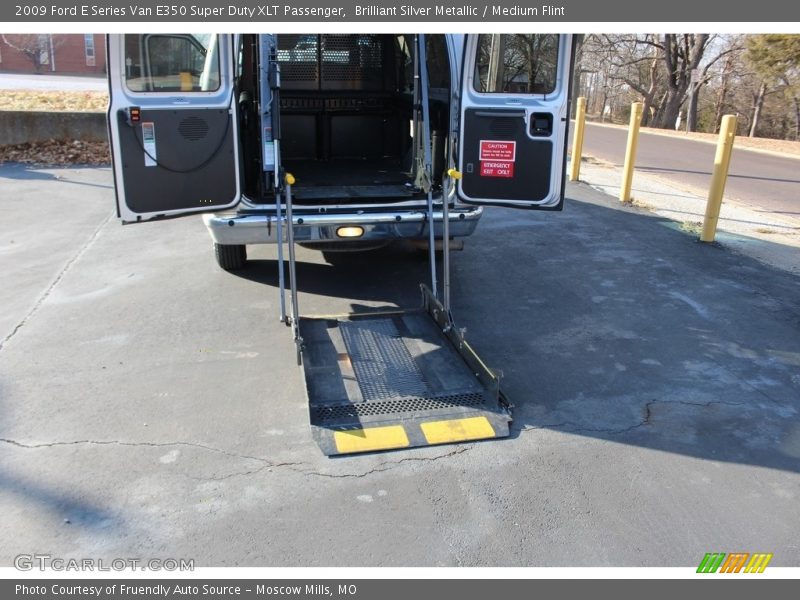 Brilliant Silver Metallic / Medium Flint 2009 Ford E Series Van E350 Super Duty XLT Passenger