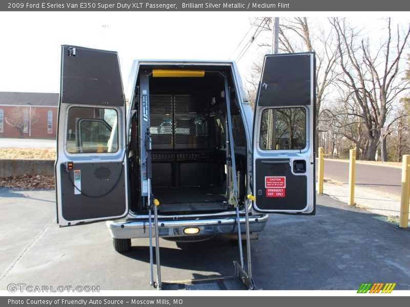 Brilliant Silver Metallic / Medium Flint 2009 Ford E Series Van E350 Super Duty XLT Passenger