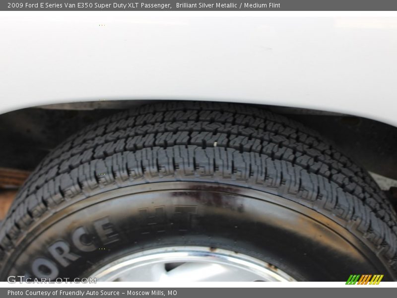 Brilliant Silver Metallic / Medium Flint 2009 Ford E Series Van E350 Super Duty XLT Passenger