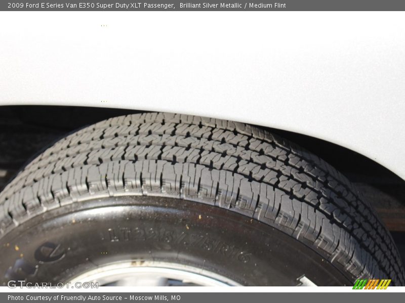 Brilliant Silver Metallic / Medium Flint 2009 Ford E Series Van E350 Super Duty XLT Passenger