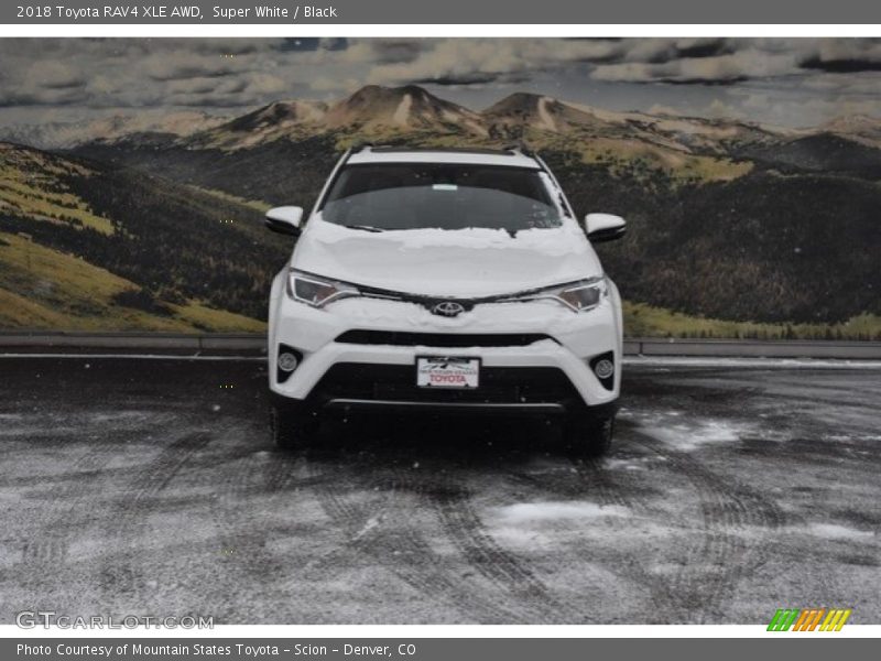Super White / Black 2018 Toyota RAV4 XLE AWD