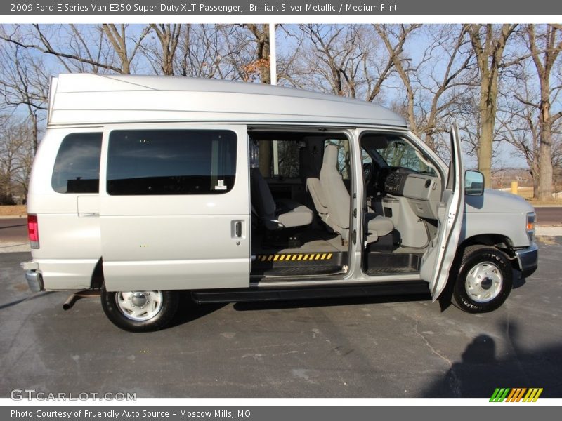Brilliant Silver Metallic / Medium Flint 2009 Ford E Series Van E350 Super Duty XLT Passenger
