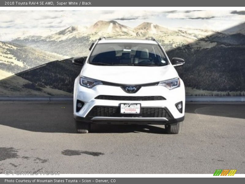 Super White / Black 2018 Toyota RAV4 SE AWD