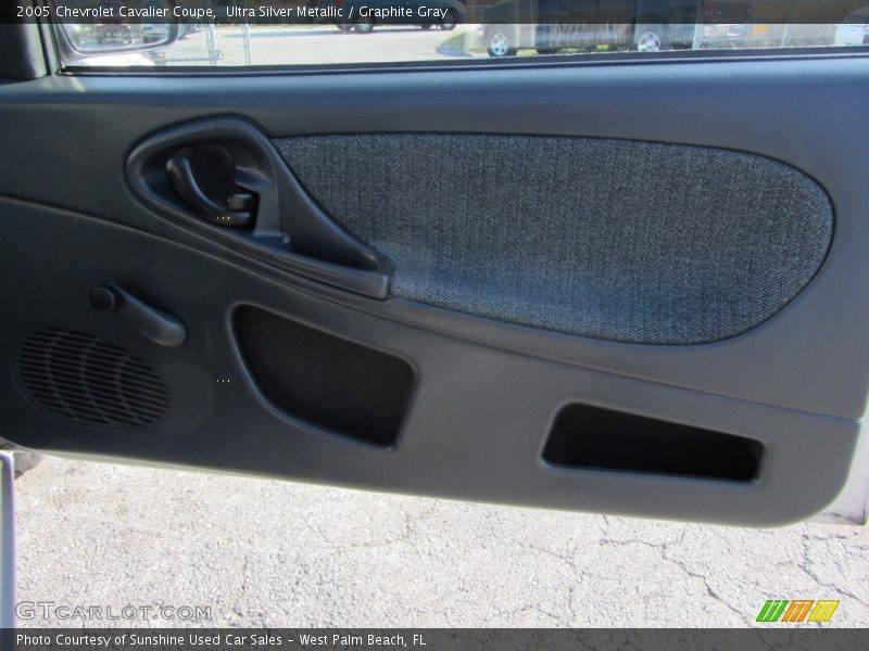 Ultra Silver Metallic / Graphite Gray 2005 Chevrolet Cavalier Coupe