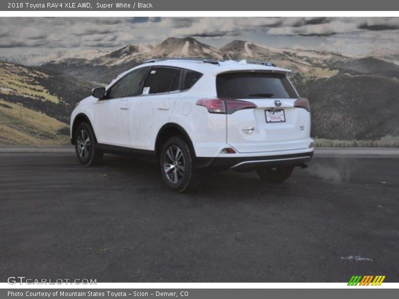 Super White / Black 2018 Toyota RAV4 XLE AWD