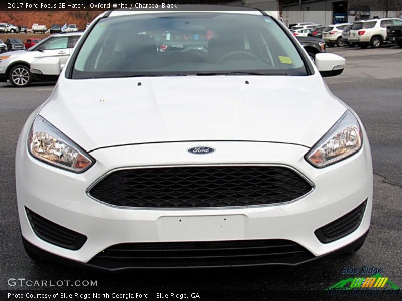 Oxford White / Charcoal Black 2017 Ford Focus SE Hatch