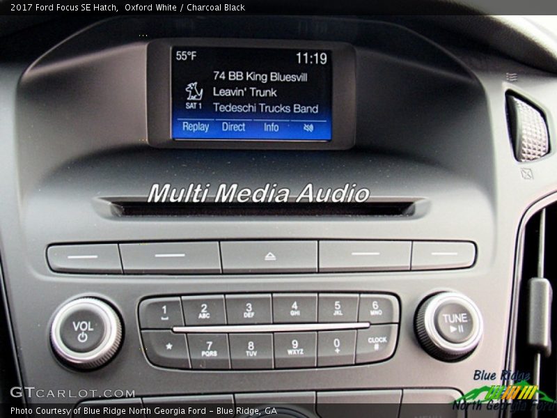 Oxford White / Charcoal Black 2017 Ford Focus SE Hatch