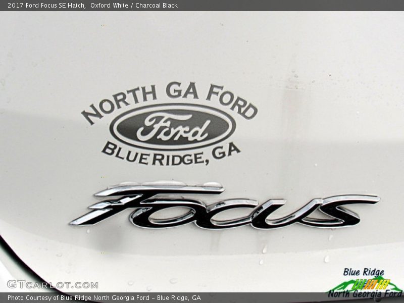 Oxford White / Charcoal Black 2017 Ford Focus SE Hatch