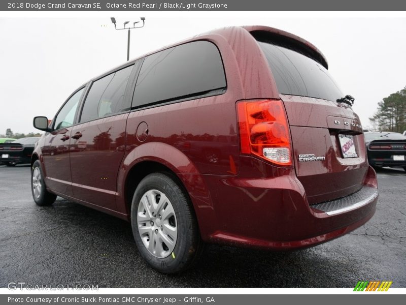 Octane Red Pearl / Black/Light Graystone 2018 Dodge Grand Caravan SE