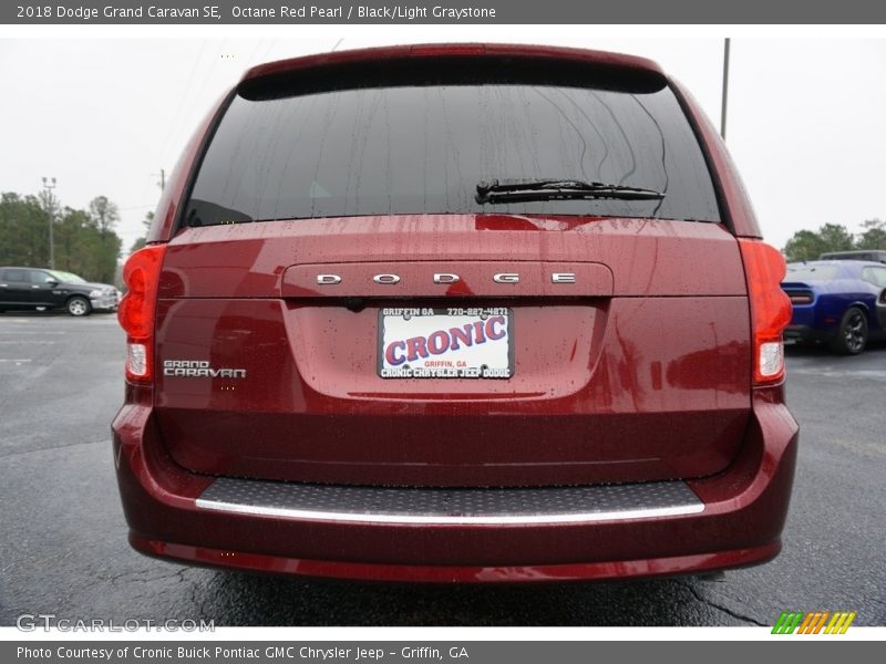 Octane Red Pearl / Black/Light Graystone 2018 Dodge Grand Caravan SE