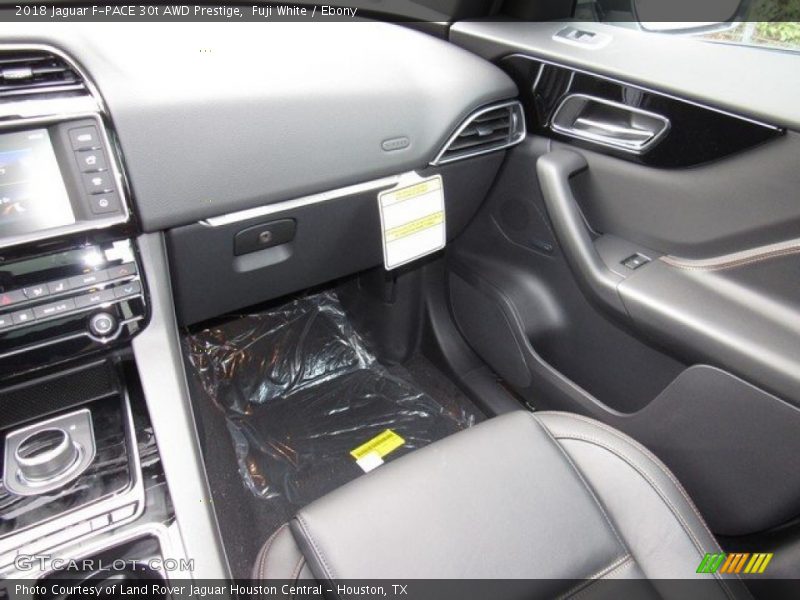 Fuji White / Ebony 2018 Jaguar F-PACE 30t AWD Prestige