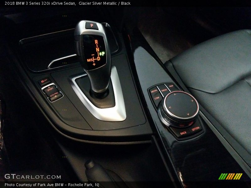 Glacier Silver Metallic / Black 2018 BMW 3 Series 320i xDrive Sedan