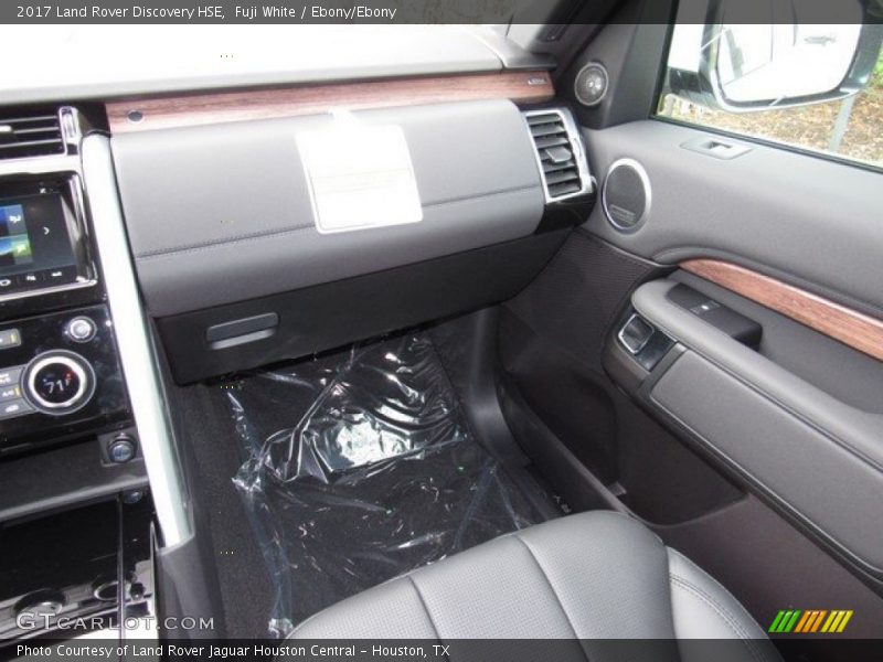 Fuji White / Ebony/Ebony 2017 Land Rover Discovery HSE