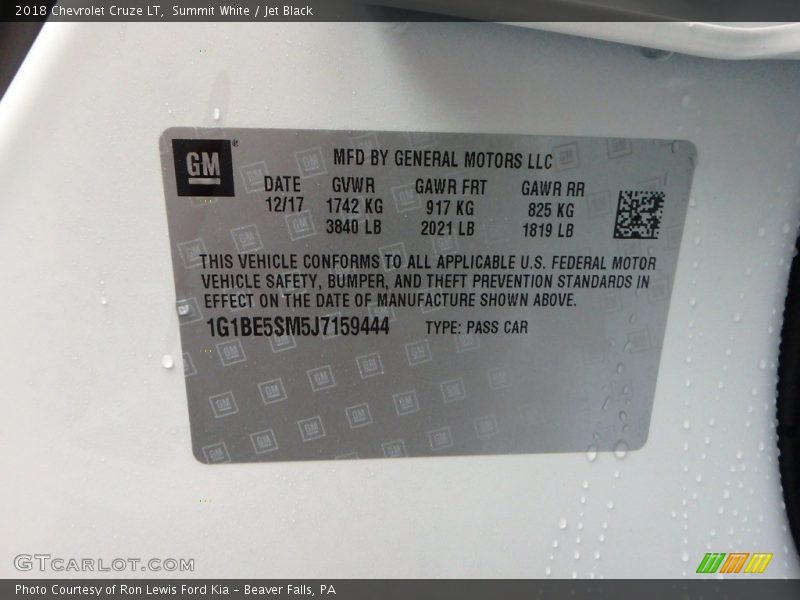 Summit White / Jet Black 2018 Chevrolet Cruze LT