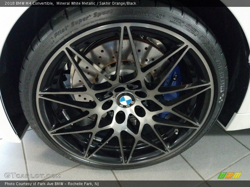Mineral White Metallic / Sakhir Orange/Black 2018 BMW M4 Convertible