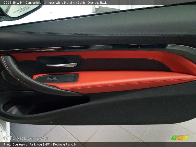 Mineral White Metallic / Sakhir Orange/Black 2018 BMW M4 Convertible