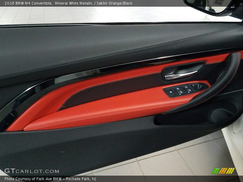 Mineral White Metallic / Sakhir Orange/Black 2018 BMW M4 Convertible