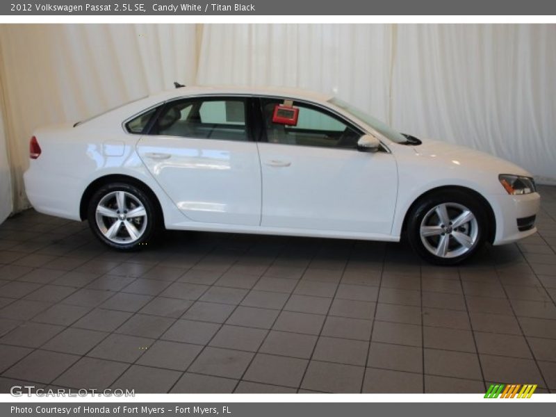 Candy White / Titan Black 2012 Volkswagen Passat 2.5L SE