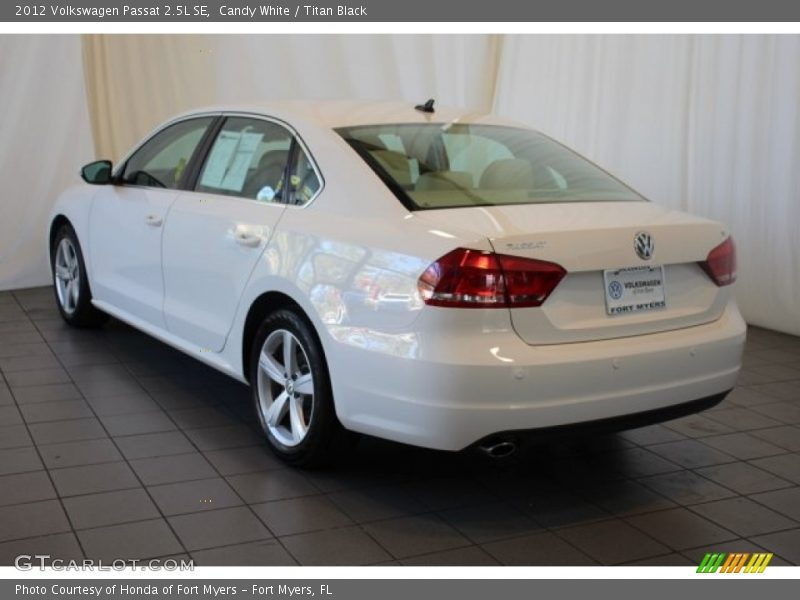Candy White / Titan Black 2012 Volkswagen Passat 2.5L SE