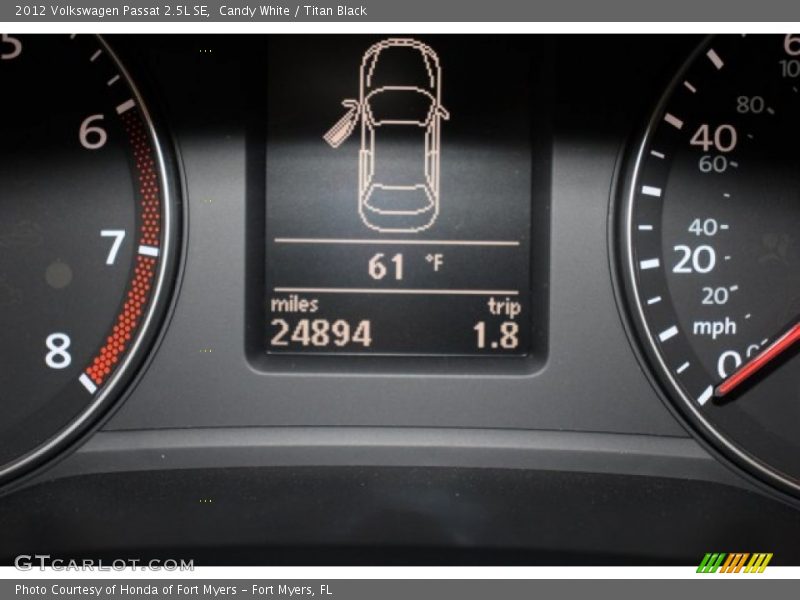 Candy White / Titan Black 2012 Volkswagen Passat 2.5L SE