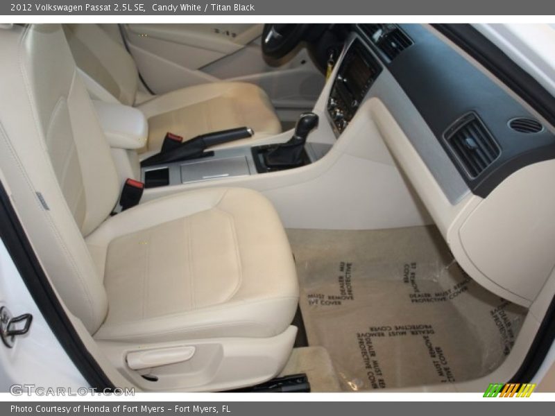Candy White / Titan Black 2012 Volkswagen Passat 2.5L SE