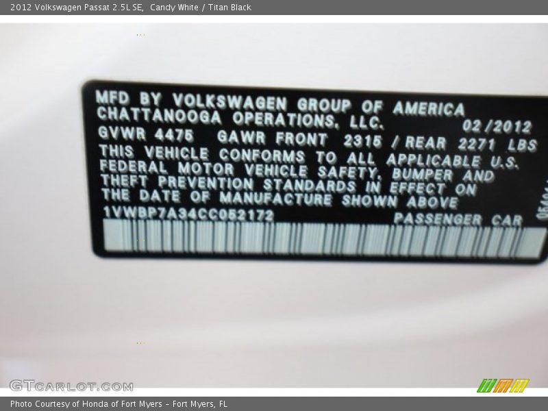 Candy White / Titan Black 2012 Volkswagen Passat 2.5L SE