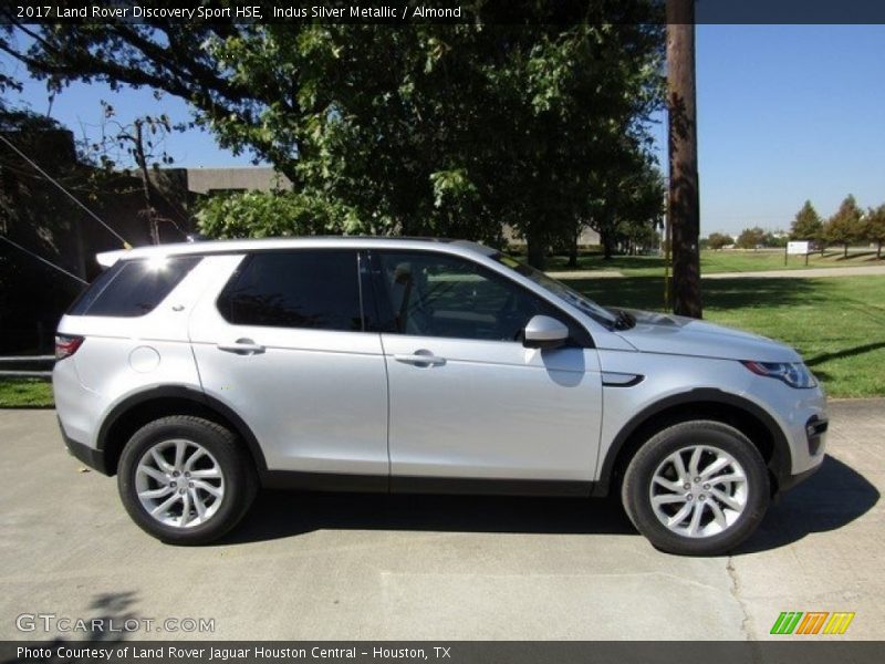 Indus Silver Metallic / Almond 2017 Land Rover Discovery Sport HSE