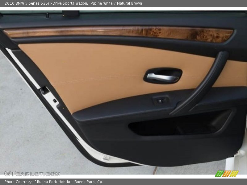 Alpine White / Natural Brown 2010 BMW 5 Series 535i xDrive Sports Wagon