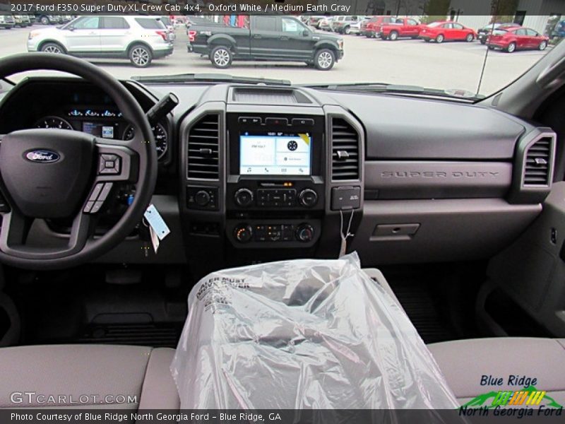 Oxford White / Medium Earth Gray 2017 Ford F350 Super Duty XL Crew Cab 4x4